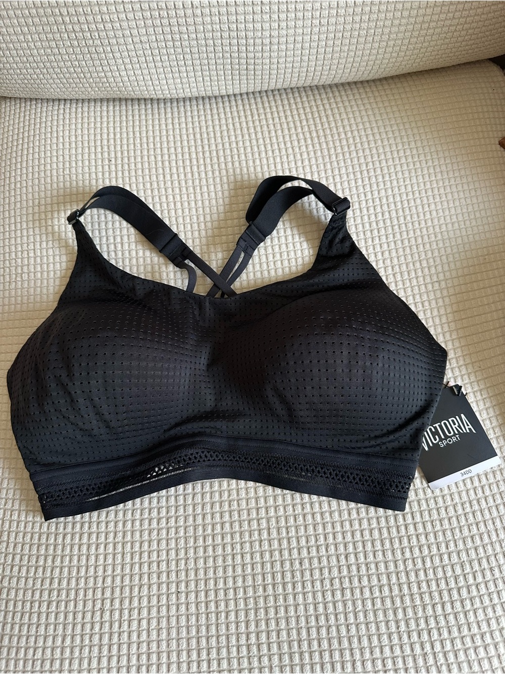 Black Victoria’s Secret NWT High Support Sports Bra Size 34DD